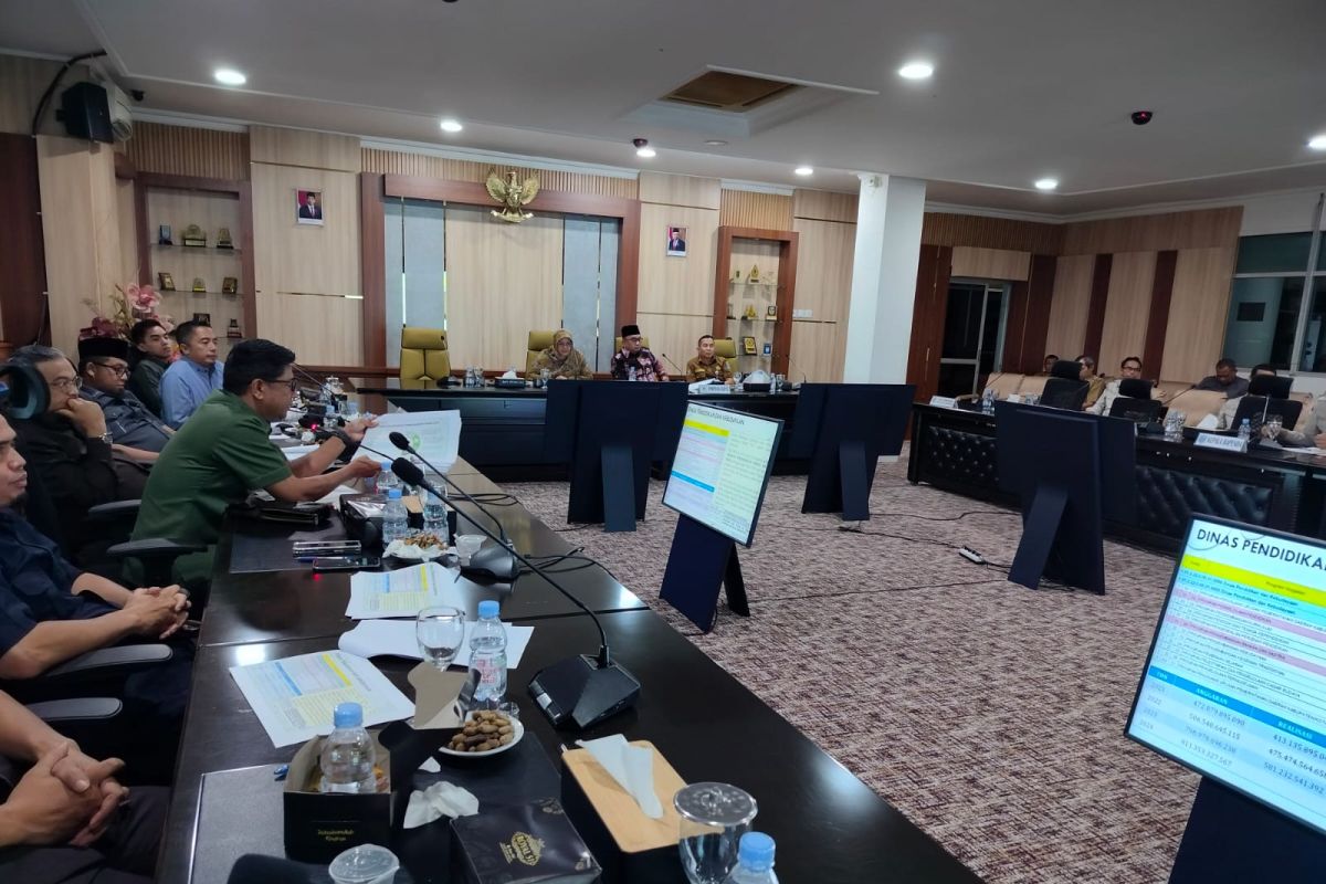 Banggar DPRD Paser dan TPAD bahas KUA PPAS 2025