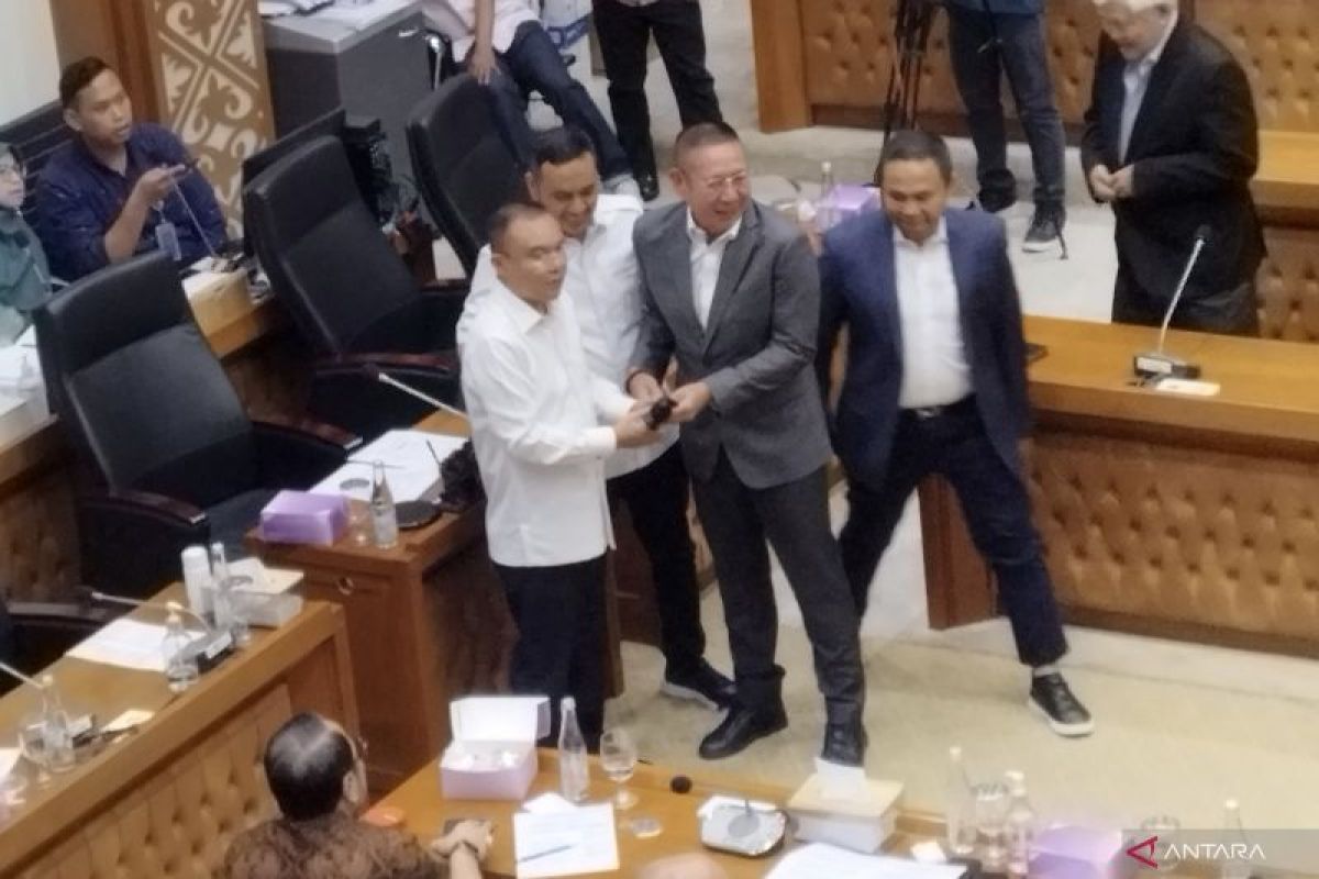 Ketua Baleg DPR diganti di tengah-tengah rapat RUU untuk  carry over