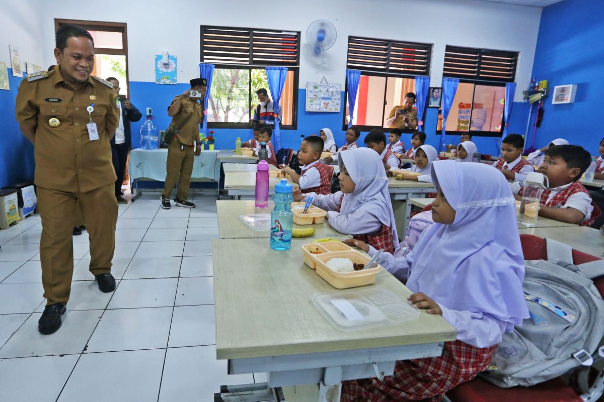 Uji coba makan gratis di Kota Tangerang hari kedua sasar 4.128 siswa