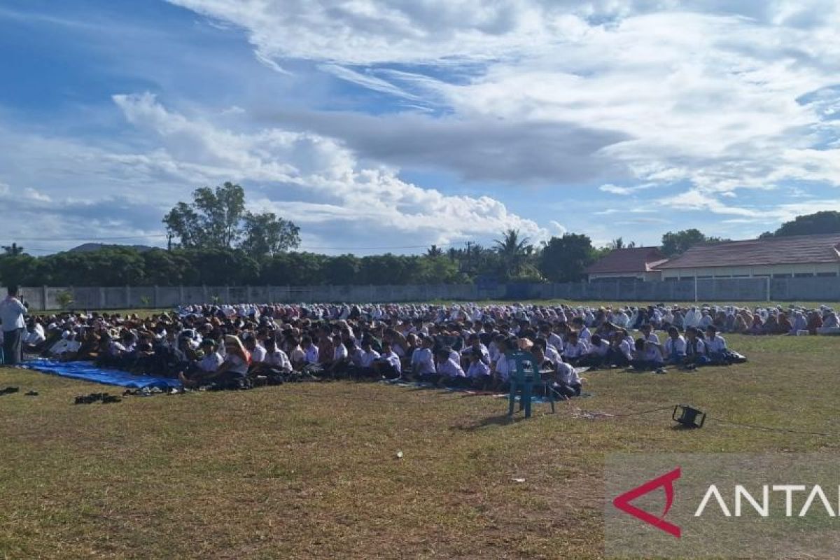 Dua ribuan siswa di Aceh Besar shalat istisqa