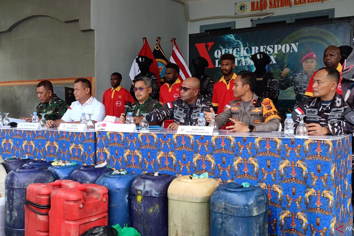 Satrol Lantamal X Jayapura gagalkan penyeludupan BBM 420 liter