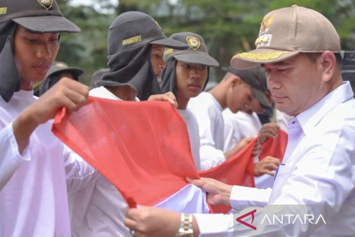 Pj wali kota berikan semangat Paskibraka Kota Padangsidimpuan