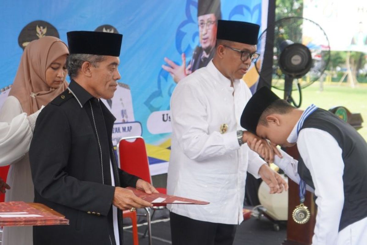 Pj Bupati Langkat wisuda 176 penghafal Al Quran