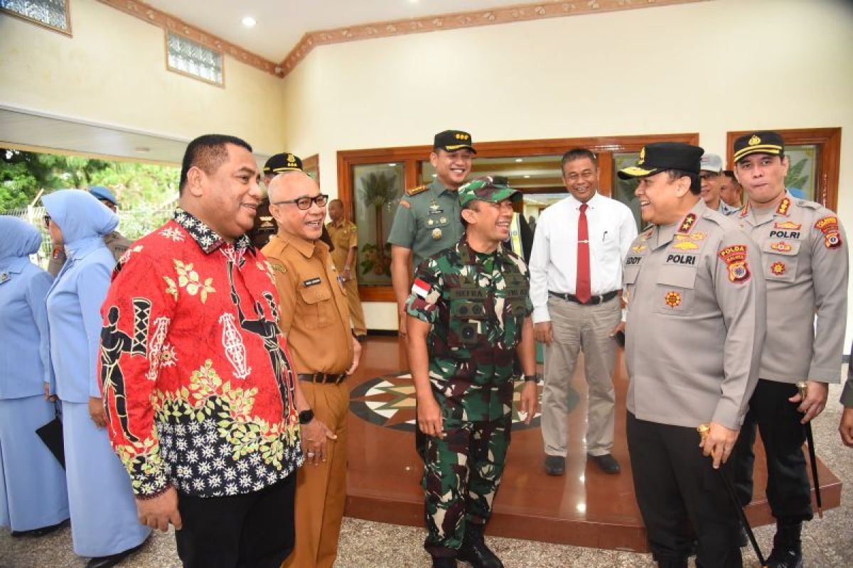 Kunker ke Ambon, Kapolda Maluku bersama KSAU perkuat sinergitas jaga stabilitas