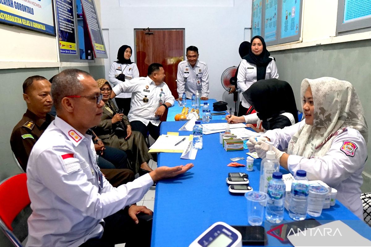 Bapas Gorontalo buka layanan kesehatan dan donor darah