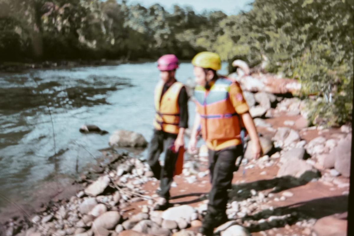 Tim Gabungan Agam lanjutkan pencarian balita terseret arus sungai