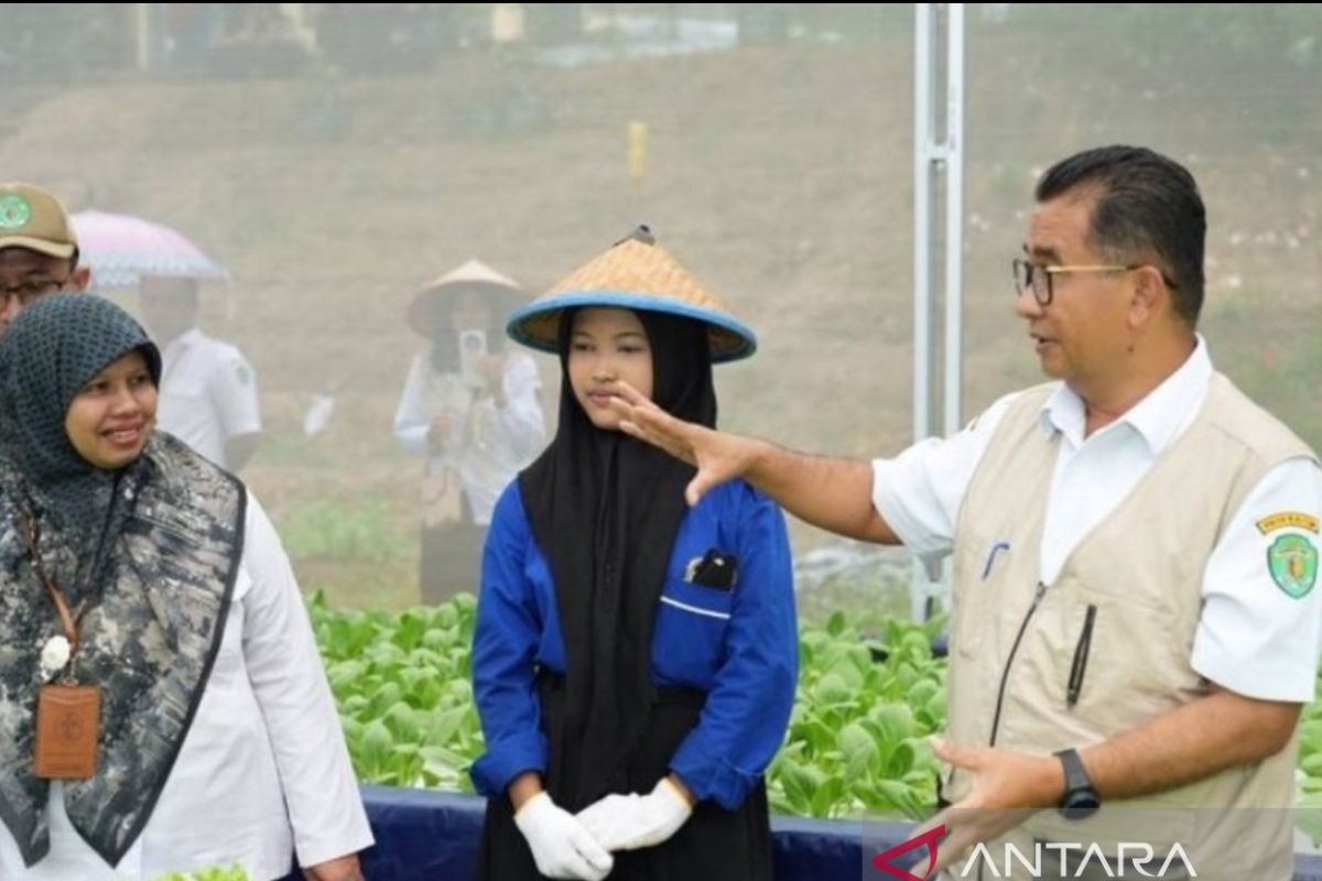 Pj Gubernur Kaltim apresiasi program ketahanan pangan  di sekolah