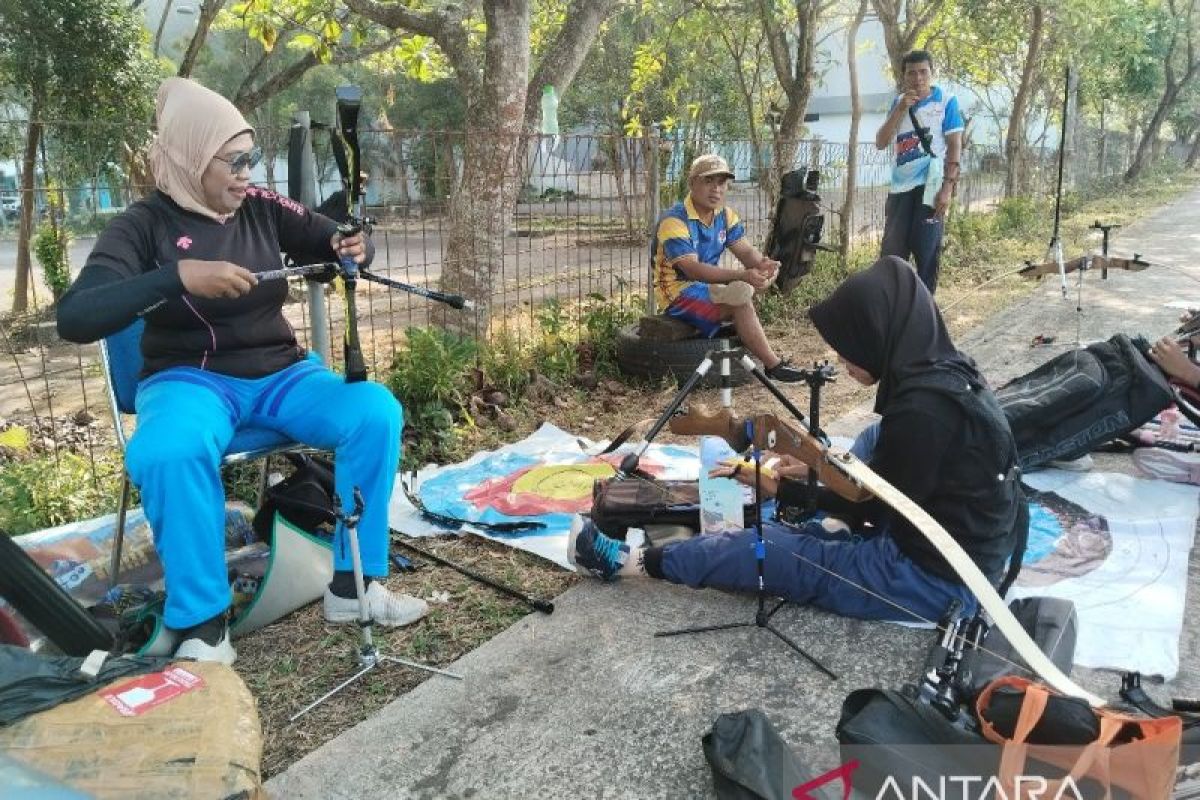 Tim panahan Sumsel  latihan meditasi mental jelang Peparnas 2024