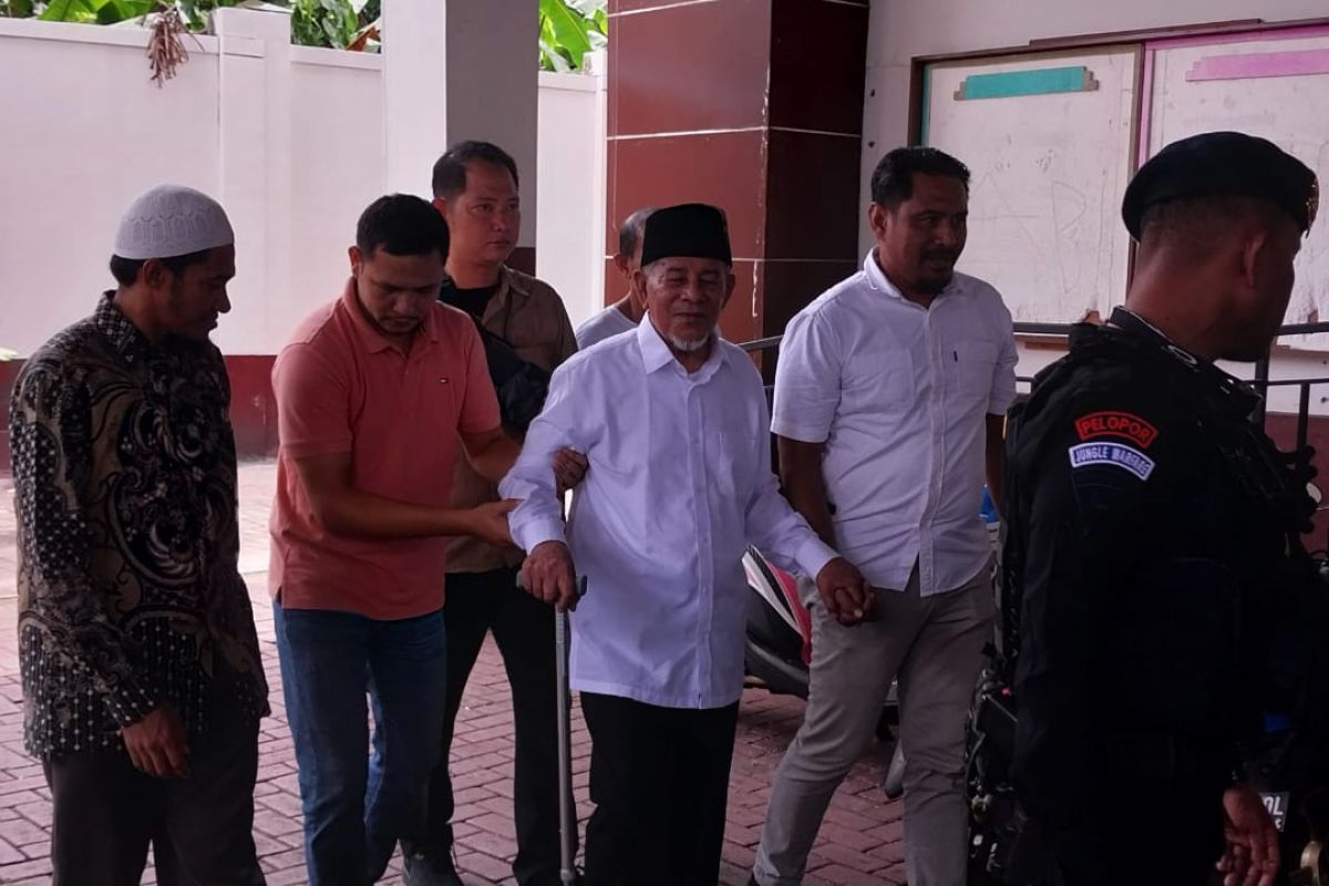 Jaksa KPK proses penerima uang dari terdakwa mantan Gubernur Malut AGK