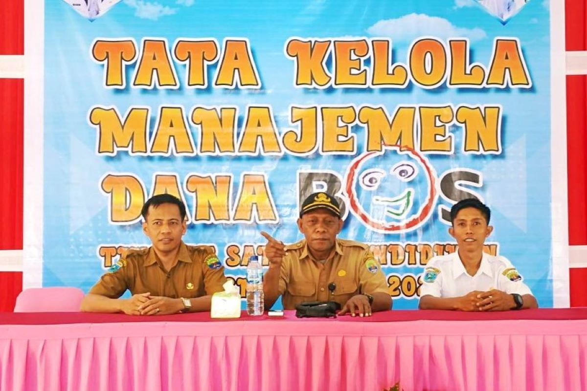 241 guru SD-SMP di Kaimana dibekali tata kelola manajemen dana BOS