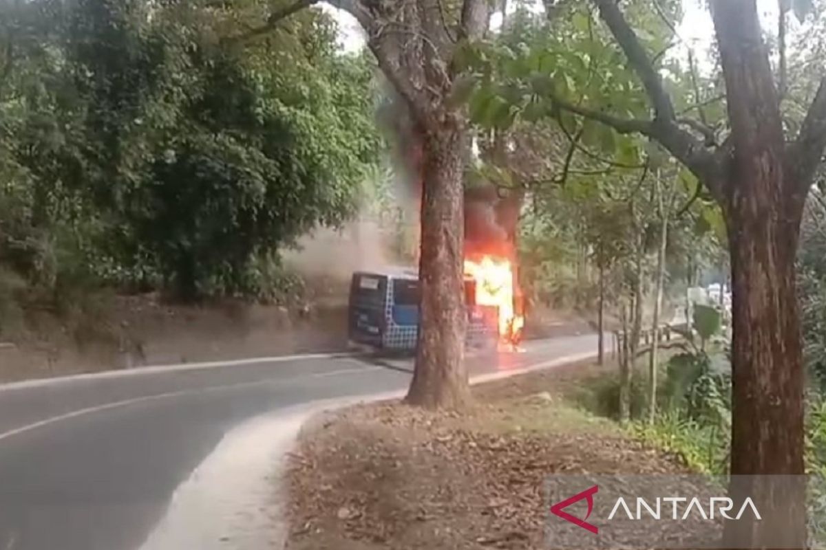 Polisi ungkap penyebab kebakaran bus MGI yang mengangkut belasan penumpang