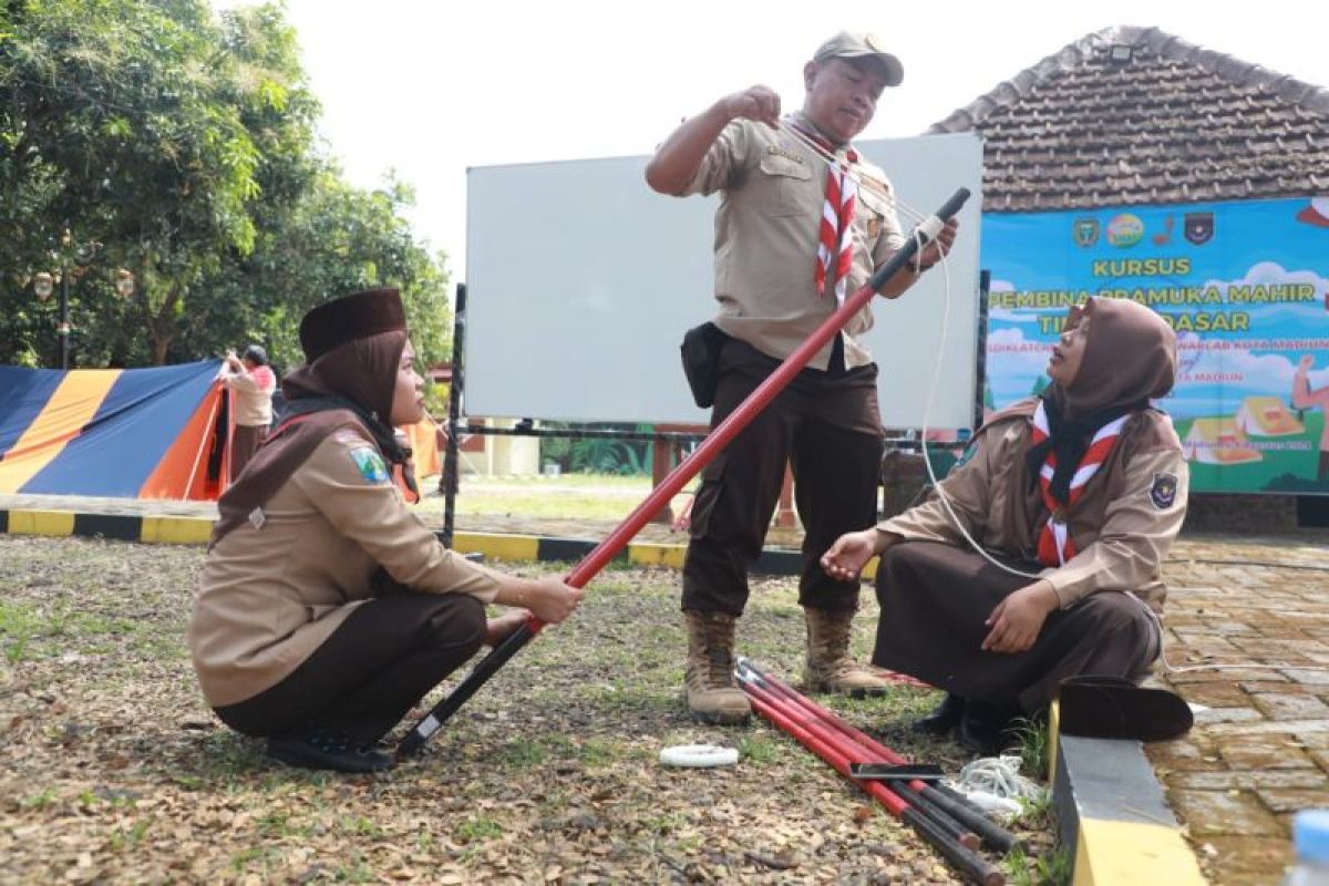 Dindik Kota Madiun berikan kursus pembina Pramuka kepada guru SD-SMP