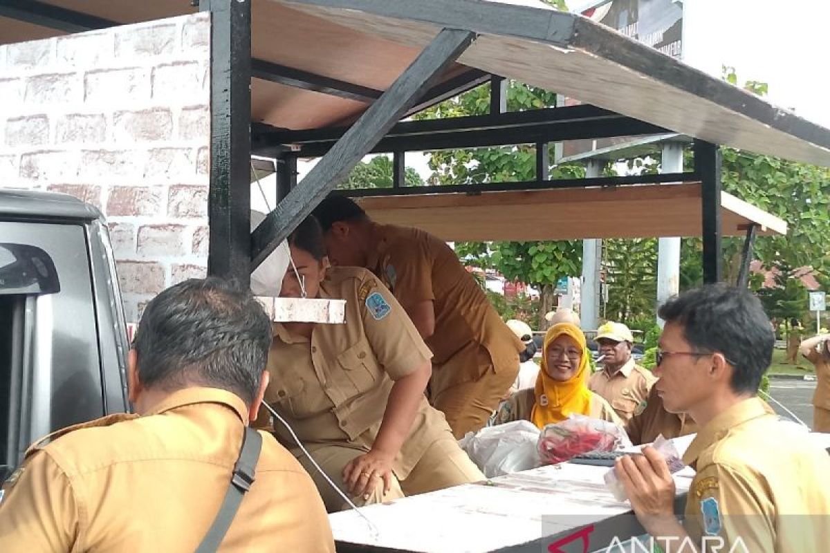 Pemkab Biak sediakan layanan toko pangan berjalan murah