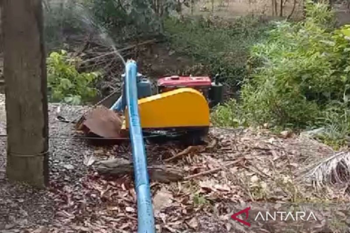 Pemkab Nagan Raya kerahkan mesin pompa pasok air ke sawah kekeringan