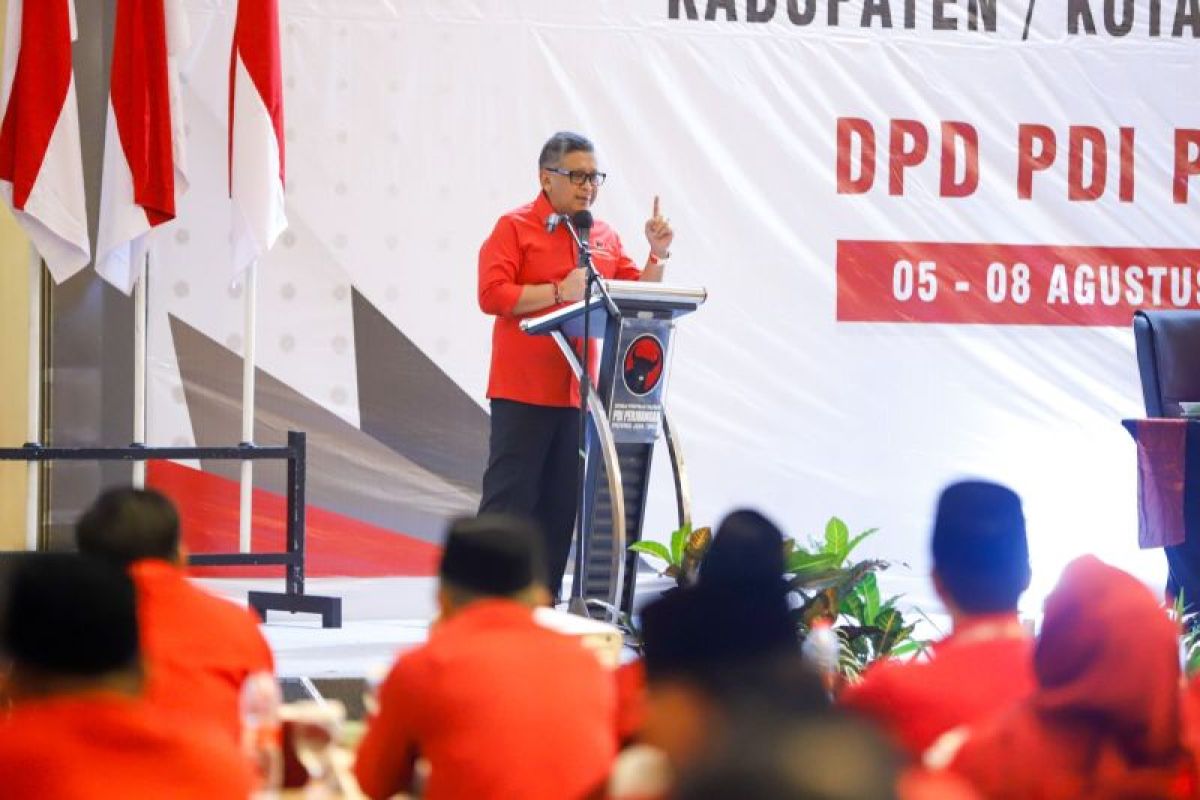 Hasto sampaikan pesan Megawati untuk caleg DPRD terpilih se-Jatim