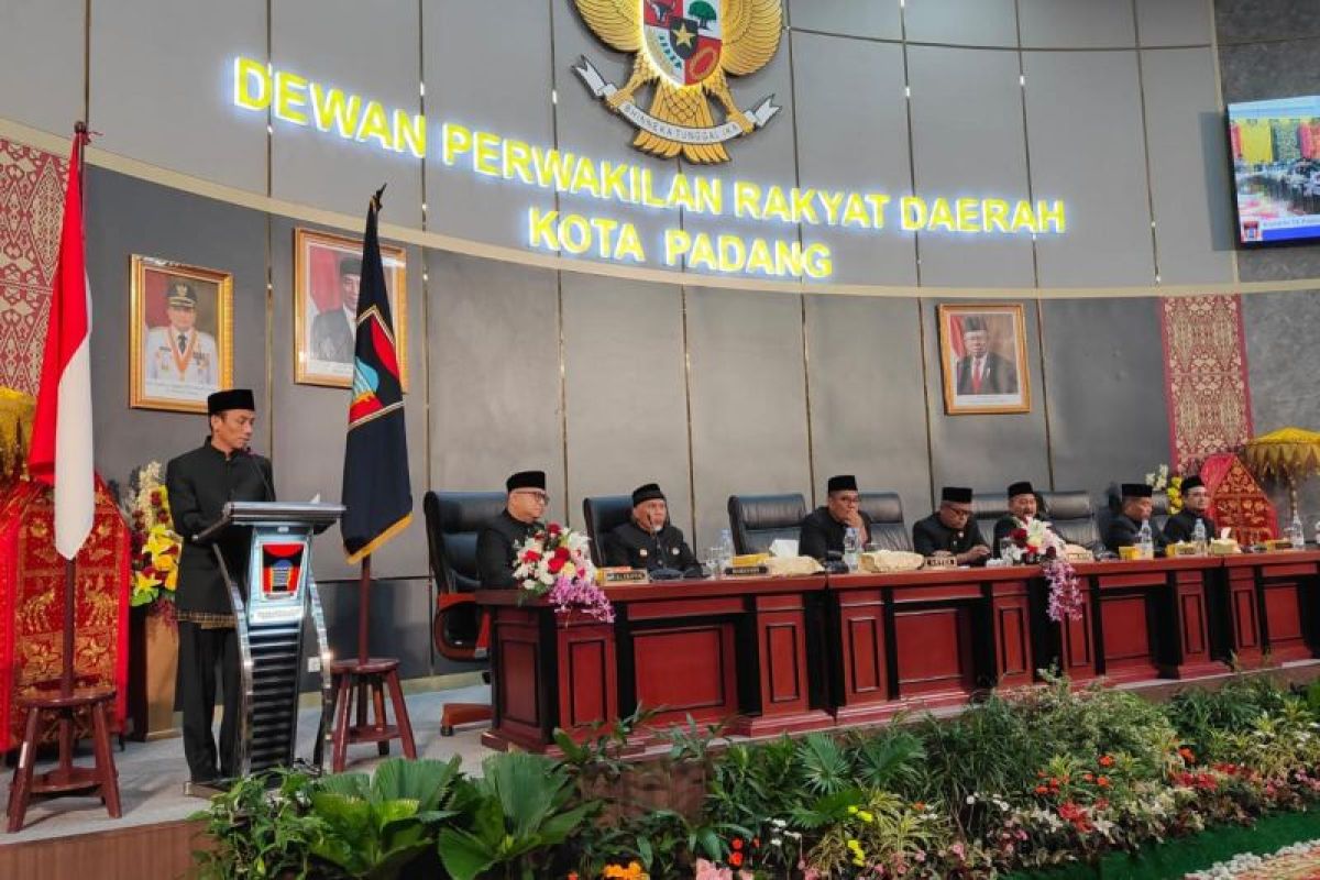 Jadi pembicara pada HUT ke - 355 Kota Padang, Komisaris PLN Archandraajak generasi muda sebagai penggerak kemajuan