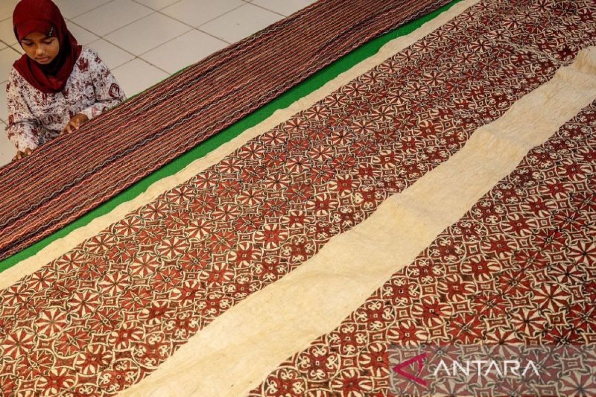 Pameran koleksi etnografika Mseum Sulteng