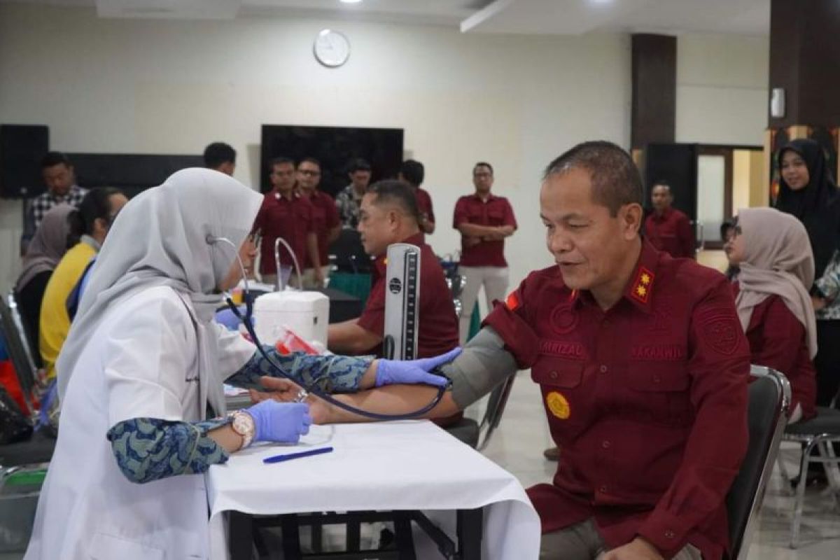 Kemenkumham Sumbar lakukan donor darah peringati Hari Pengayoman Ke-79