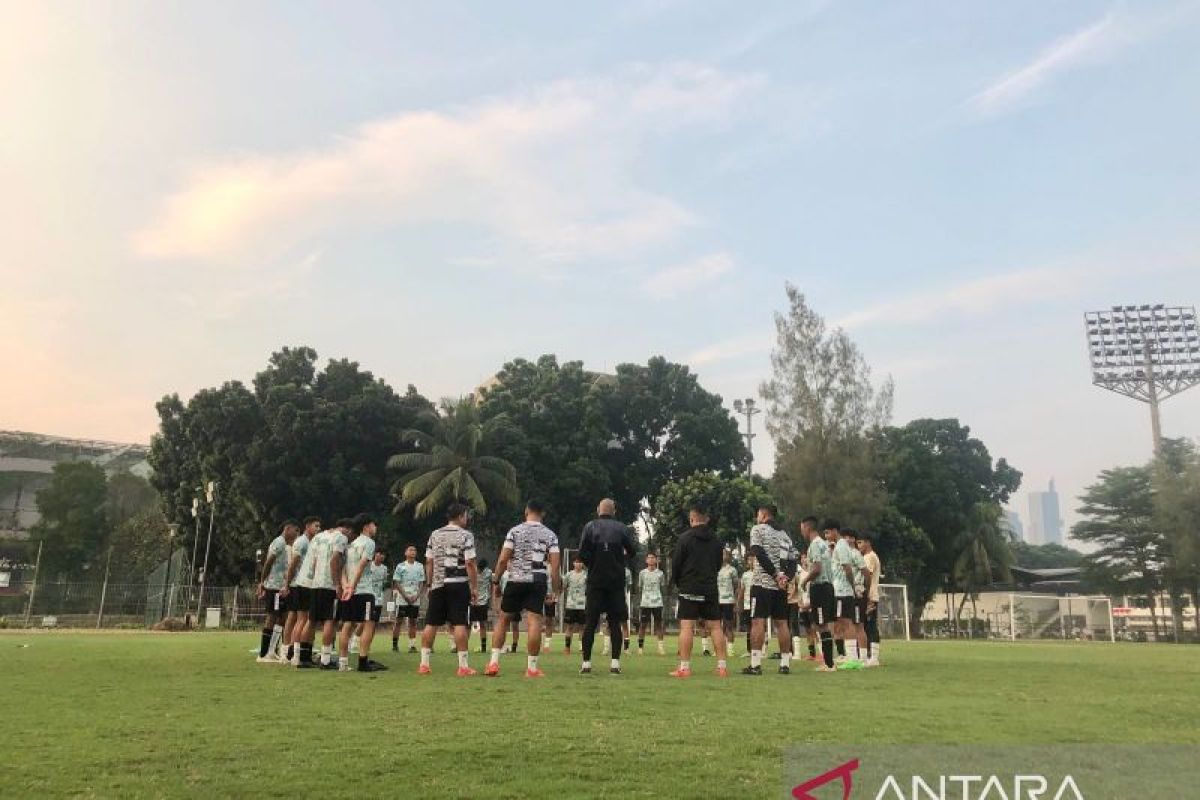 Nova Arianto fokus cari pemain belakang perkuat Timnas U-17