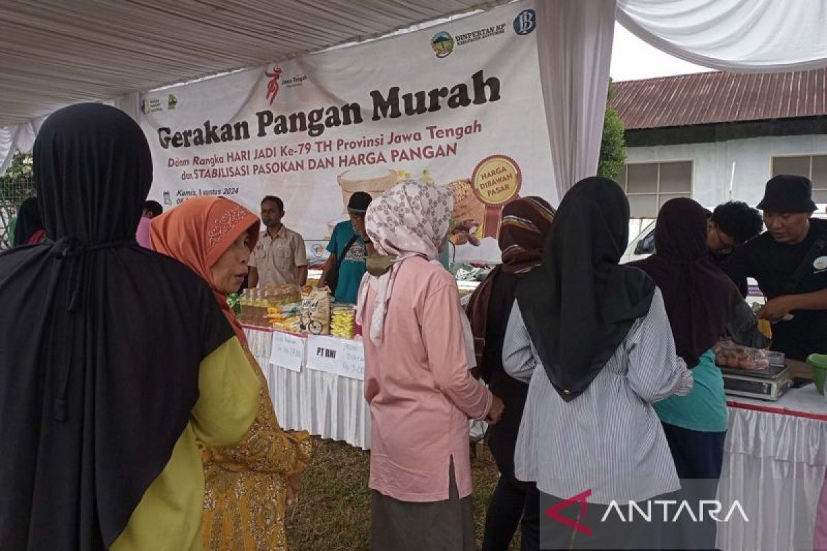 Pemkab Banyumas gelar  Gerakan Pangan Murah peringati HUT Ke-79 Jateng