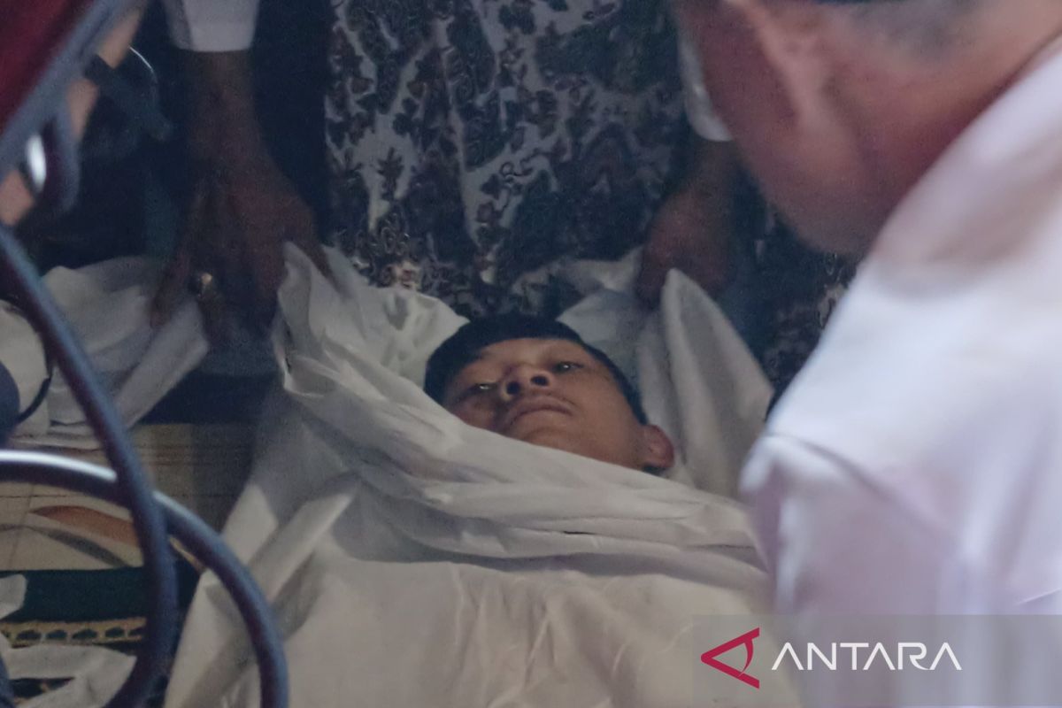 Saka Tatal jalani ritual sumpah pocong, tapi Iptu Rudiana tak hadir