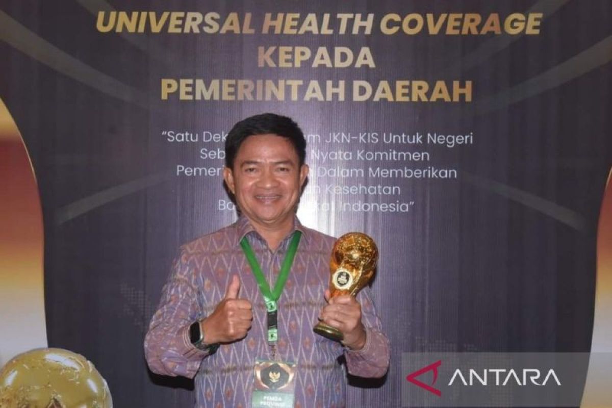 Pj Gubernur NTB terima penghargaan UHC Award 2024 dari Kementerian PMK