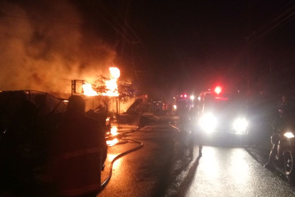 10 bangunan kawasan pasar di Padang Pariaman alami kebakaran