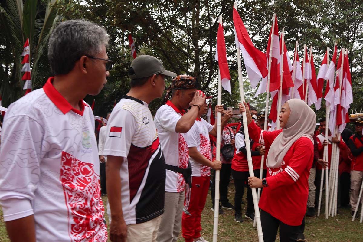 Pemkab Purbalingga bagikan 29.000 Bendera Merah Putih semarakan HUT RI