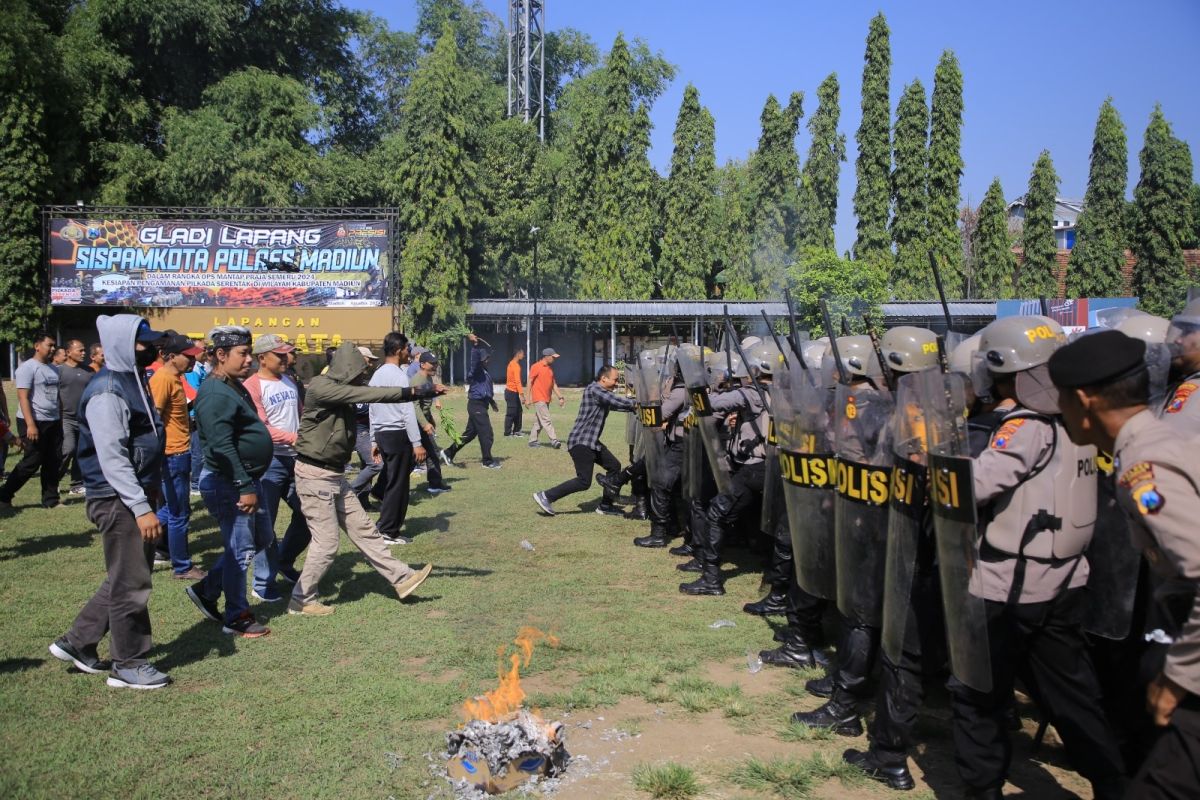 Polres Madiun gelar simulasi pengamanan Pilkada, uji kesiapan personel