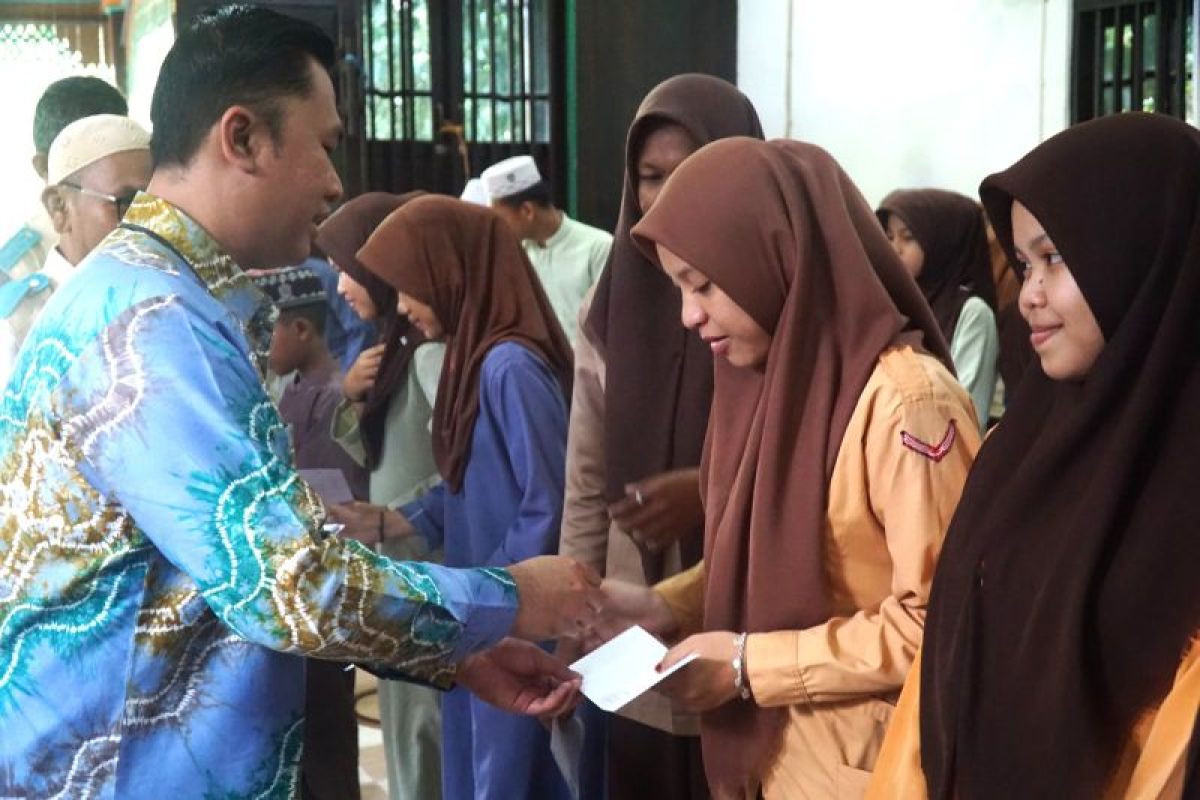 YBM PLN UID Kalselteng berbagi kebahagiaan di Hari Anak Nasional