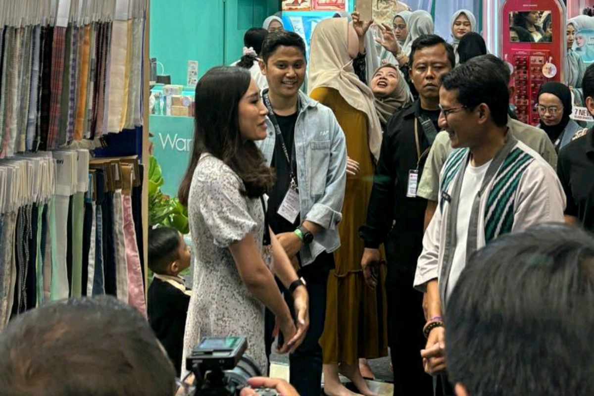 Kunjungi booth APR pada MUFFEST 2024, Menteri Sandiaga mengaku familiar