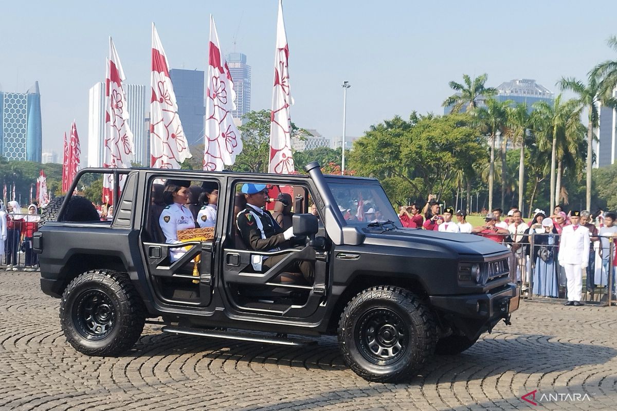 Dengan Maung, Bendera Pusaka dan Teks Proklamasi dibawa menuju Halim