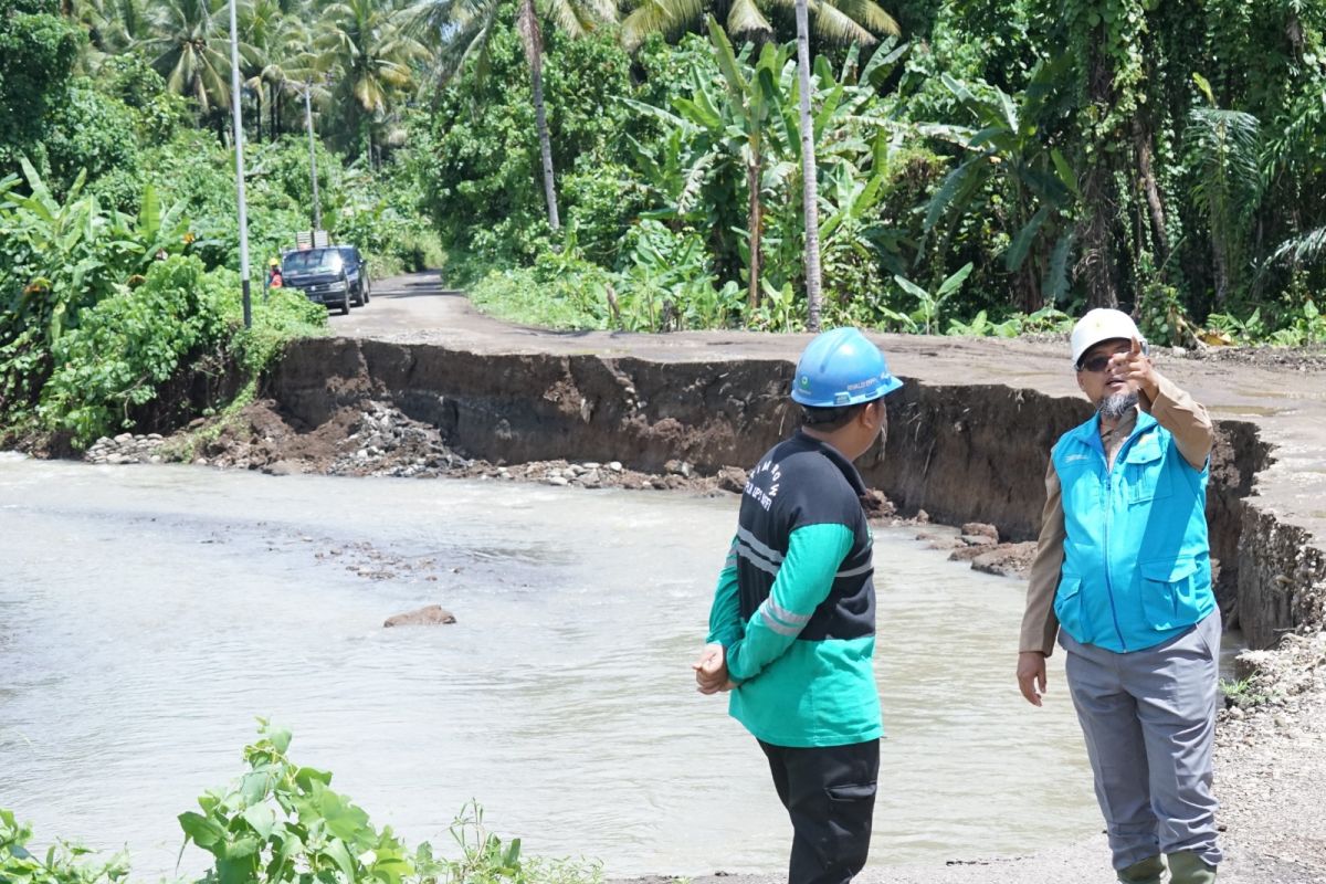 PLN UP3 Sofifi pulihkan jaringan listrik yang terdampak banjir