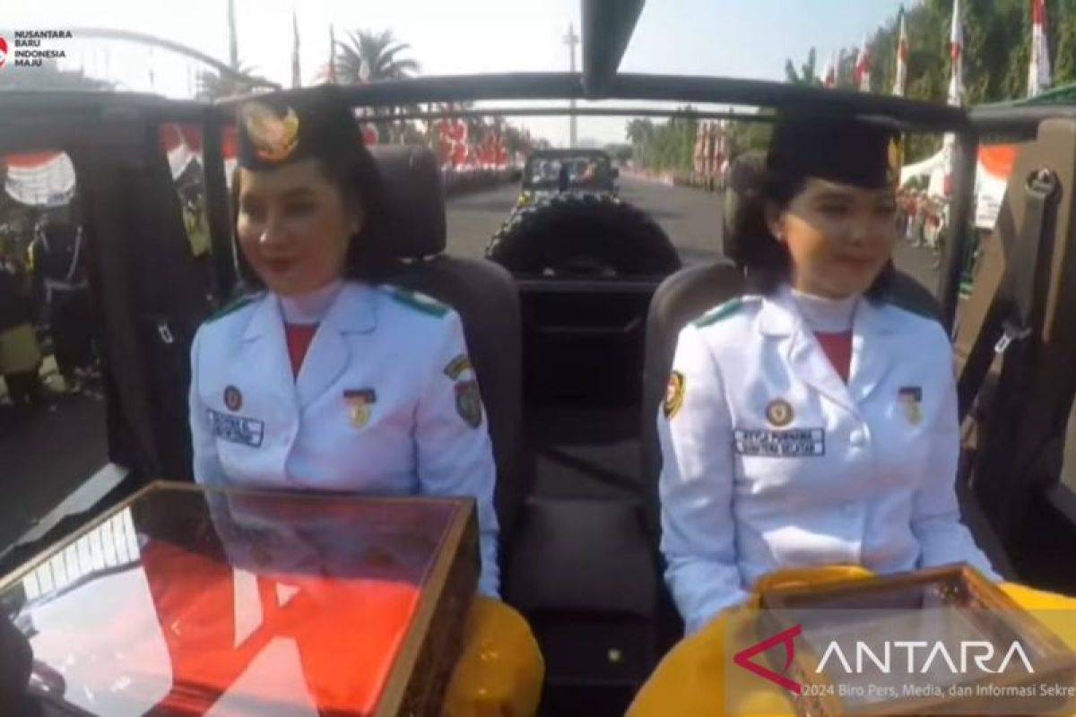 Bendera Pusaka dan Teks Proklamasi dikirab dari Monas menuju Halim dengan maung