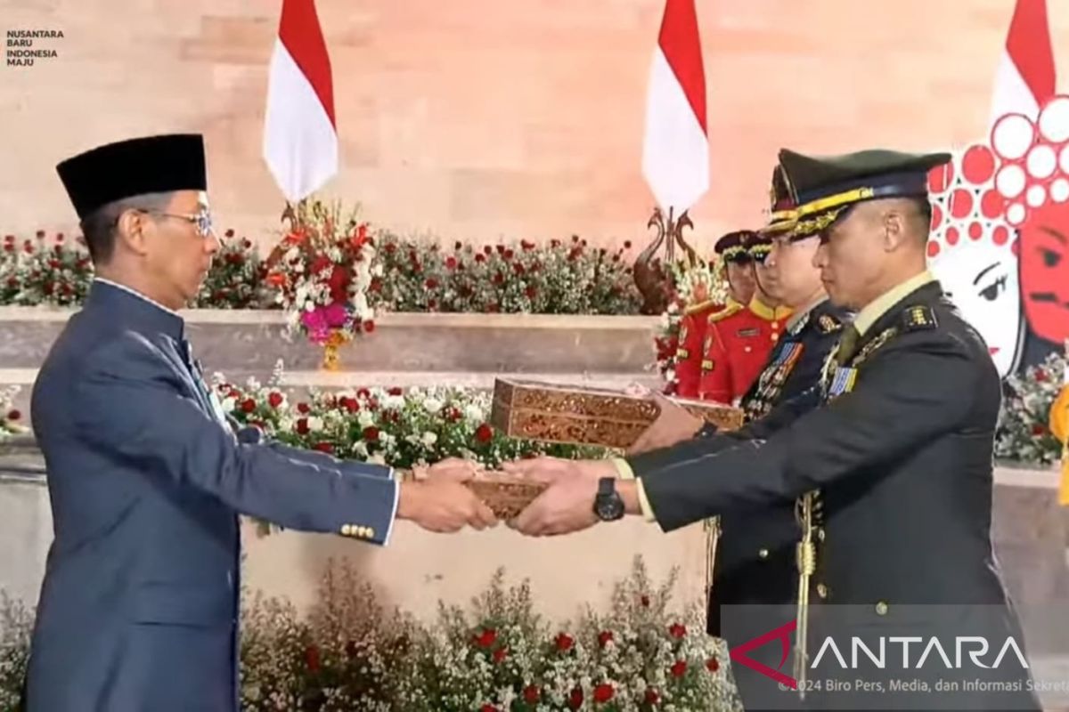 Kasetpres Heru Budi lepas Bendera Pusaka-Teks Proklamasi dari Monas