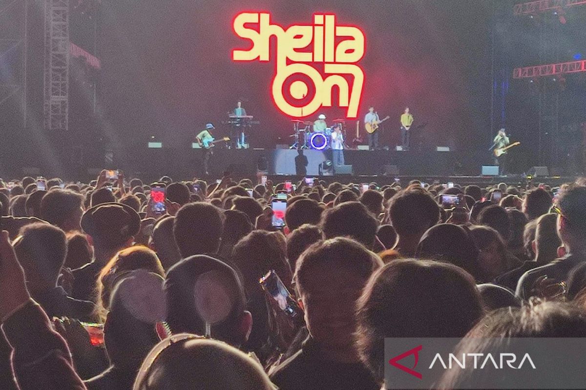 Penampilan Band Sheilla On7 pukau ribuan penonton di Makassar