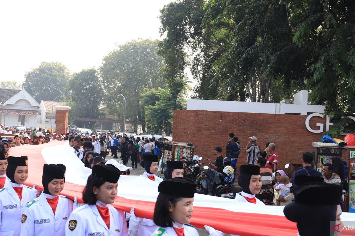 Pemkab Bekasi melepas kirab kebangsaan dan pawai budaya tingkatkan nasionalisme