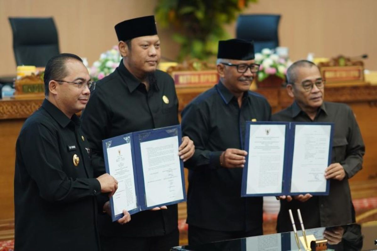 Pj Wali Kota dan DPRD Madiun setujui Raperda Perubahan APBD 2024