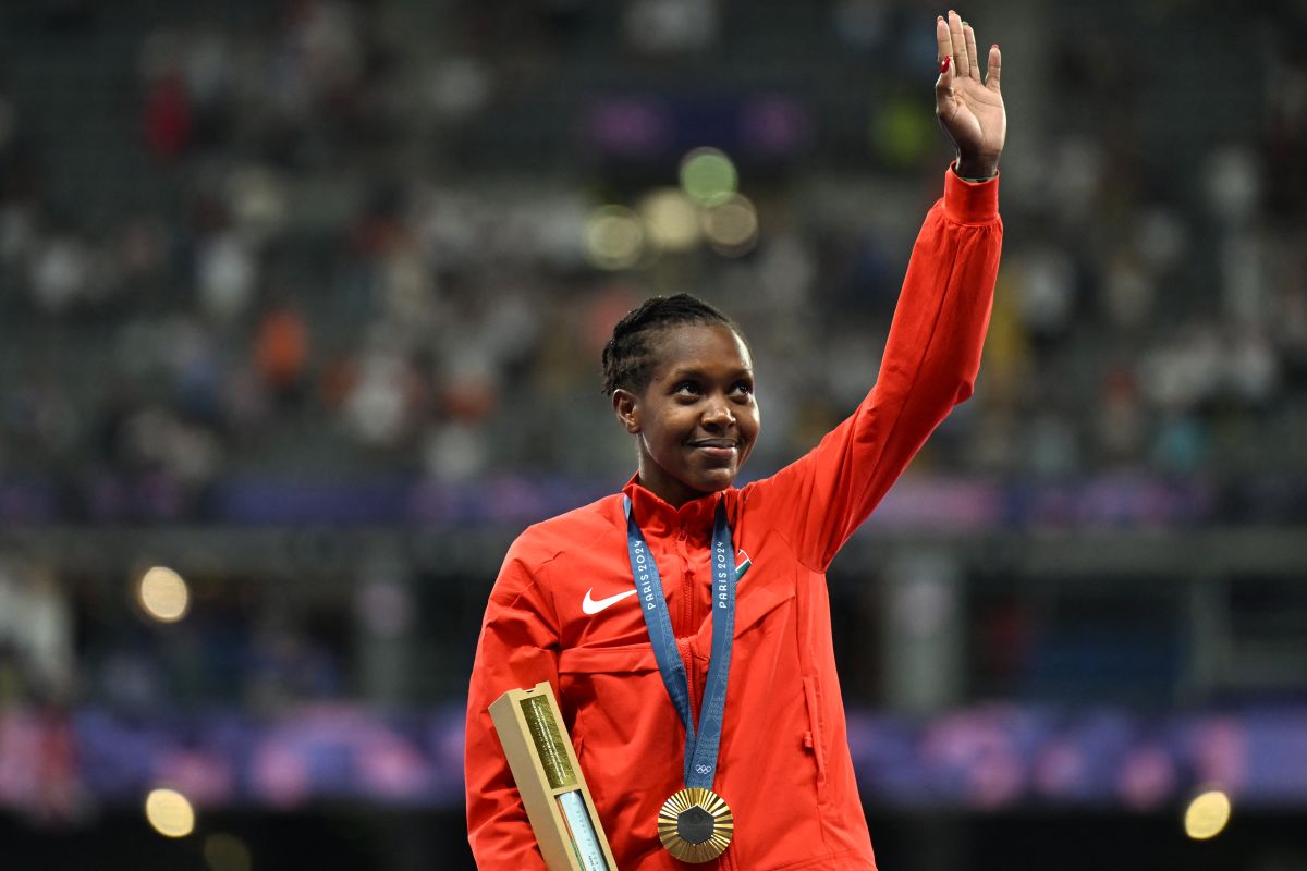 Kipyegon atlet putri pertama raih emas Olimpiade nomor 1.500 m putri tiga kali berturut