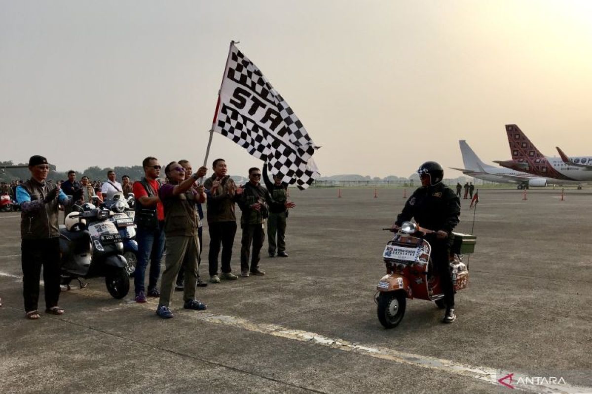 TNI AU lepas perjalanan Yohanes Mustamu naik scooter listrik ke Italia