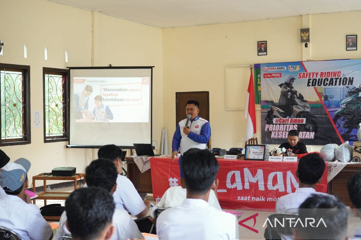 Honda Babel gencarkan edukasi Safety Riding di SMAN 1 Sijuk