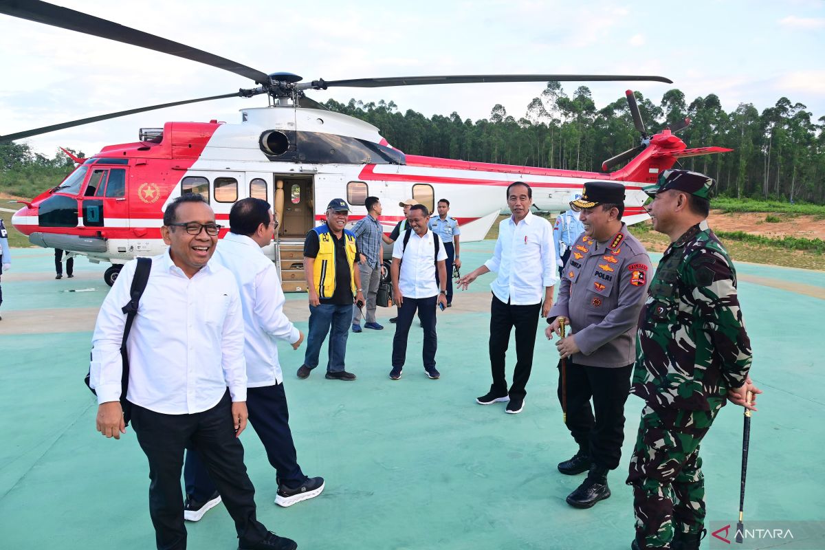 Cabinet meeting - President Jokowi arrives in Nusantara