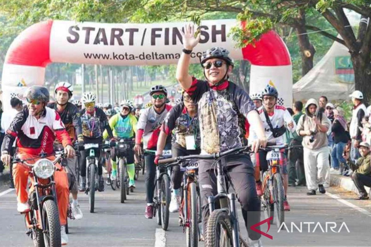 Ratusan pesepeda meriahkan maraton lintas alam bertajuk 'XCM Bekasi Cup'