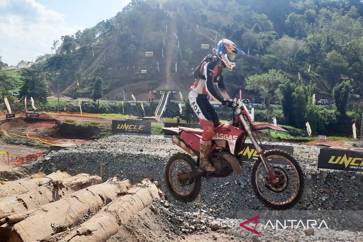 Michael Walkner juara kelas internasional Uncle Hard Enduro 2024