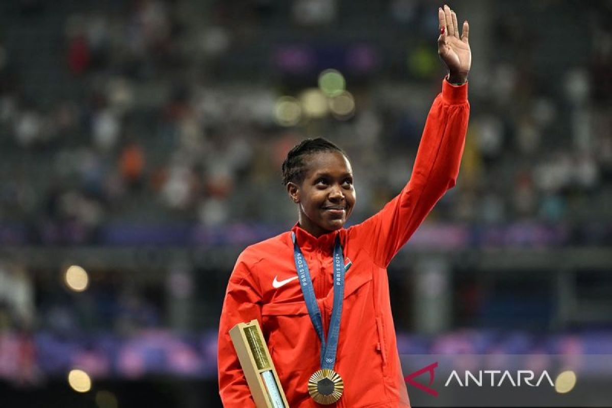 Kipyegon atlet pertama raih emas 1.500 m putri tiga kali beruntun