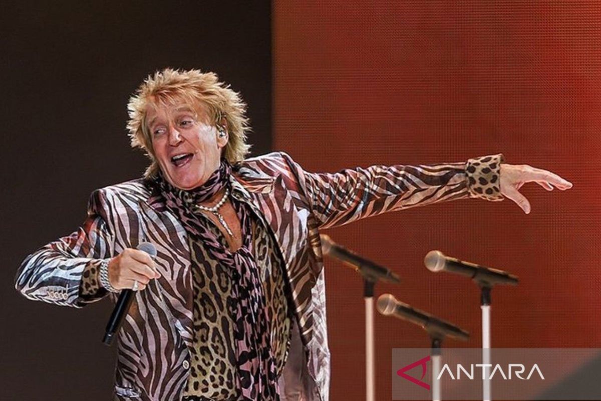 Rod Stewart tunda dua konser lagi akibat positif COVID-19