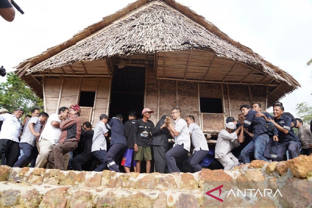 Harmonisasi Dengan Masyarakat Adat Mapur, PT Timah Bangun Masa Depan Keberlanjutan