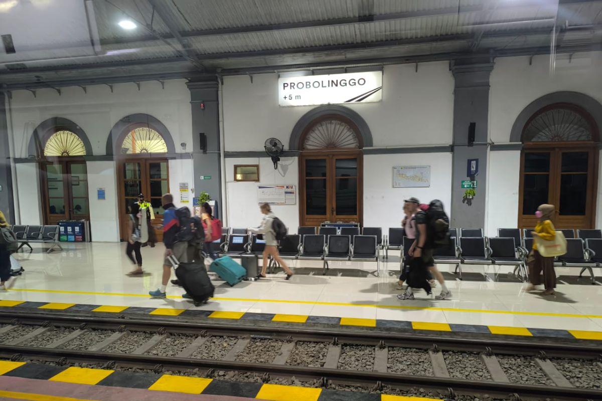 Wisman gunakan kereta api dari Stasiun Probolinggo meningkat tajam