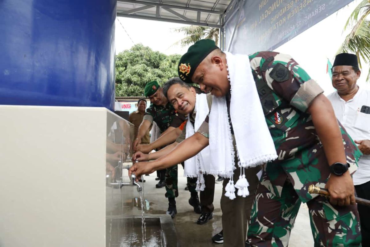 TNI dan Pemkot Serang fasilitasi air bersih masyarakat Kasemen