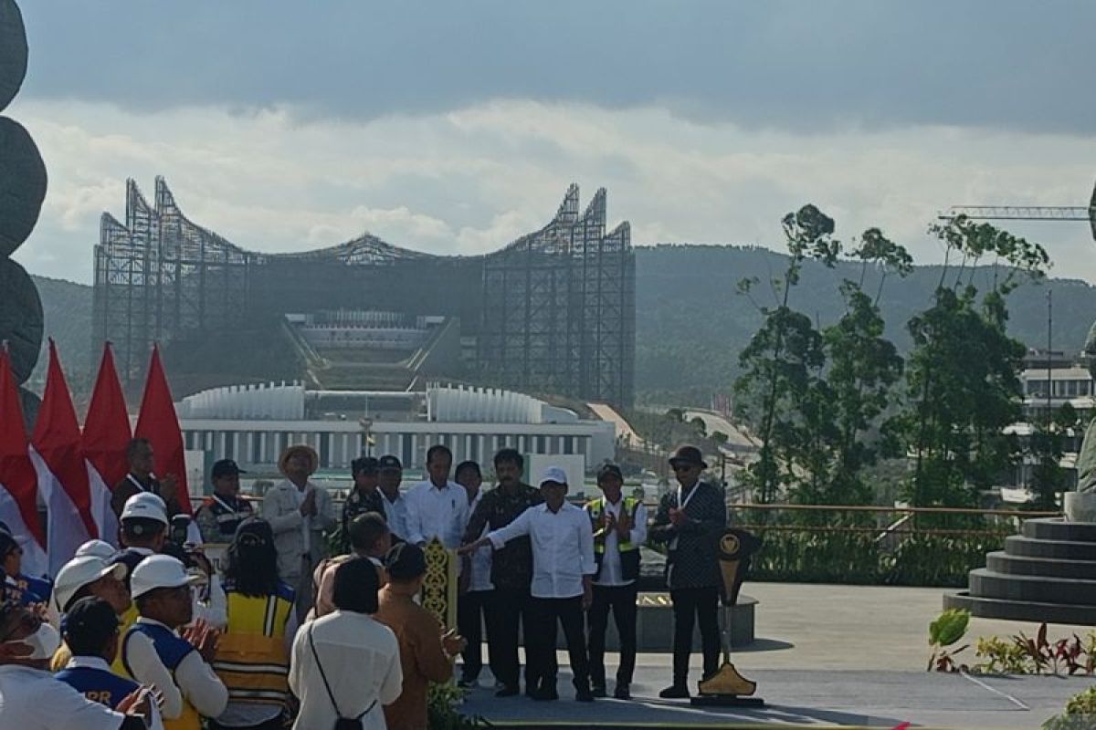 Presiden Jokowi resmikan Taman Kusuma Bangsa di IKN